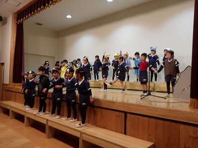 舞台上で劇遊び