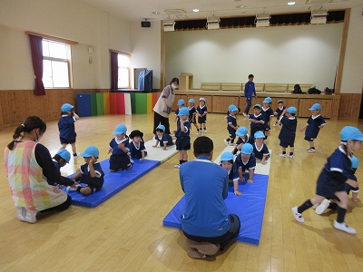 年少つき組　初めての専科体育